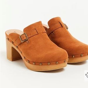 NWT TORRID MULE CLOG - FAUX SUEDE COGNAC (WW) Size 10.5W
